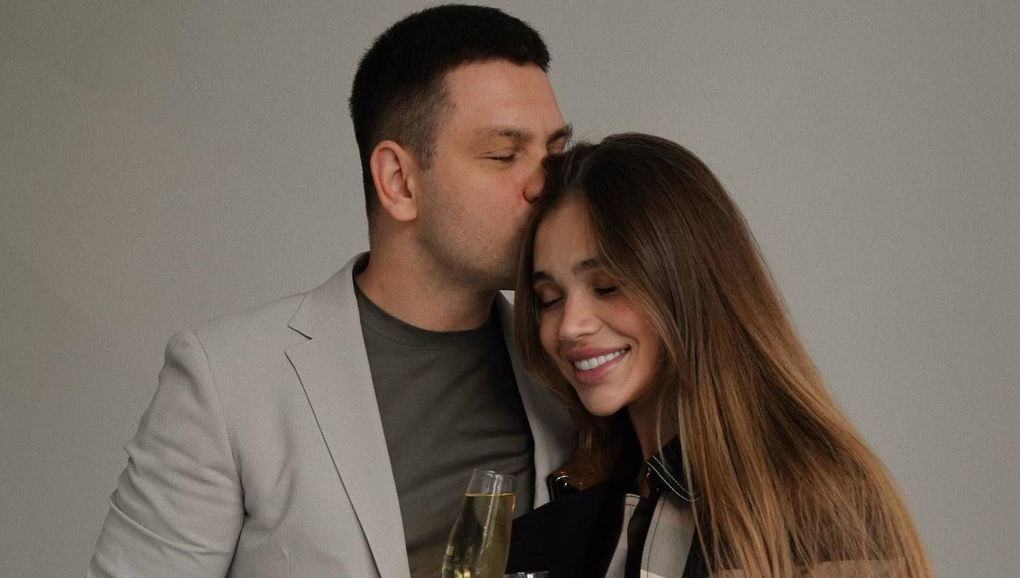 Блогерка Саша Бо вдруге вийшла заміж - фото наречених - Showbiz Блогерка Саша Бо вдруге вийшла заміж - фото наречених - Showbiz