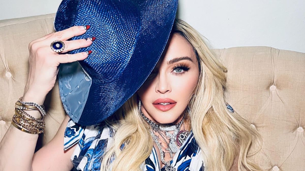 Мадонна закрутила роман с 23-летним манекенщиком Мадонна закрутила роман с 23-летним манекенщиком