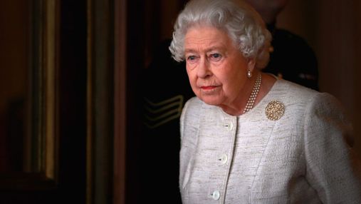Врачи советуют Елизавете II находиться под контролем: дети королевы находятся возле нее