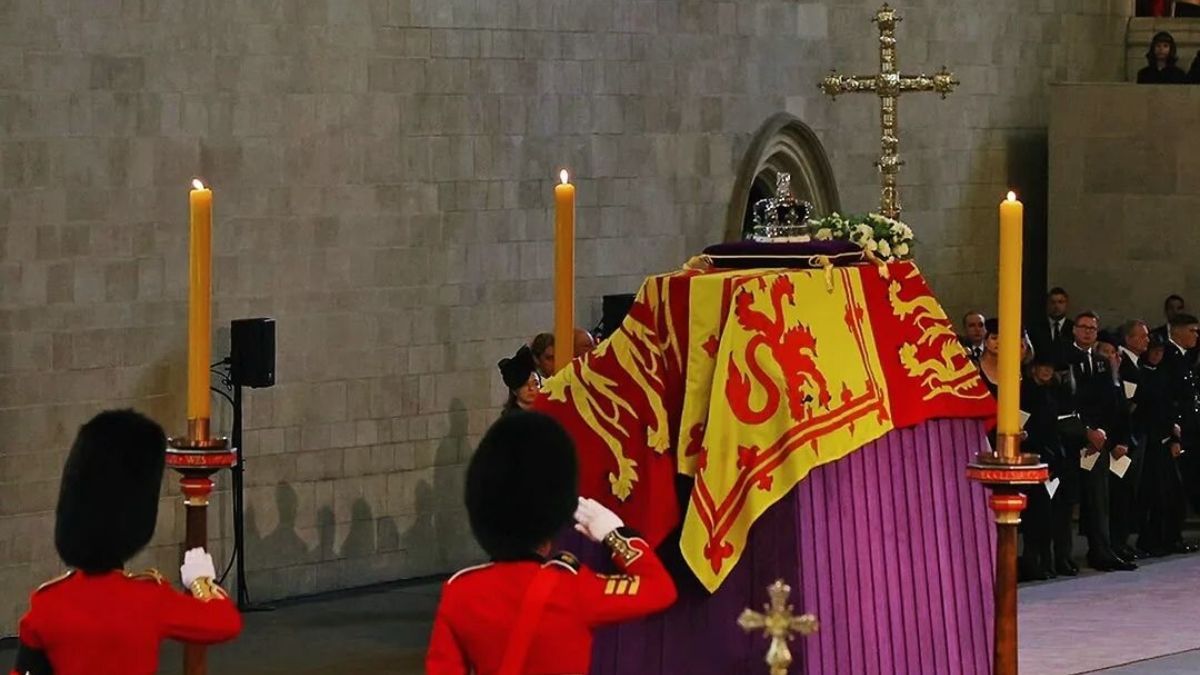 Прощание с Елизаветой II – прямая трансляция из Вестминстер-холла – видео