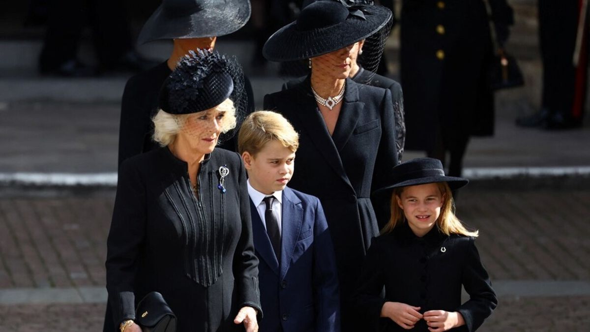 Похороны Елизаветы II – принцесса Шарлотта на церемонии