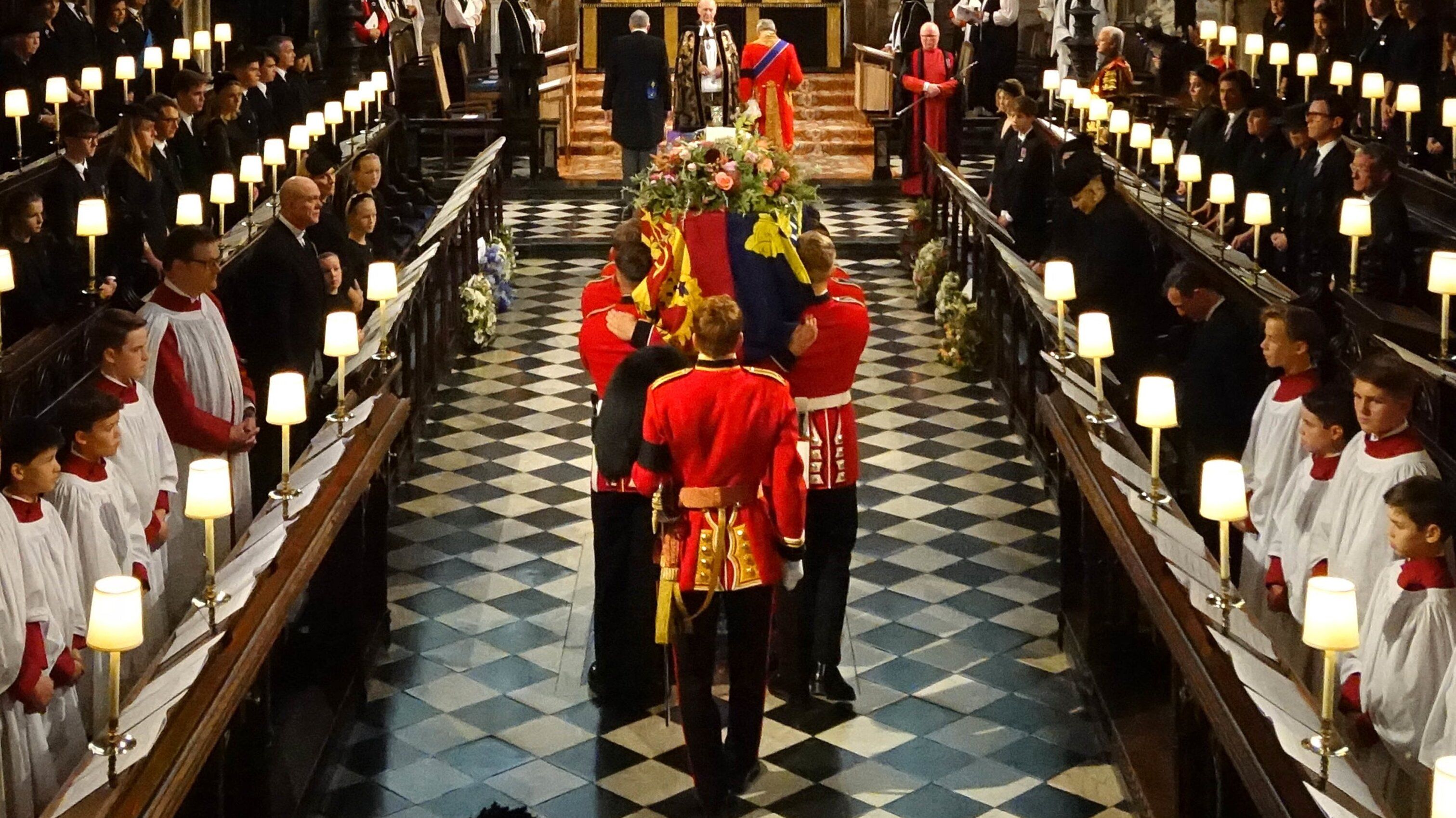 Похороны Елизаветы II - королеву похоронили рядом с принцем Филиппом - Showbiz