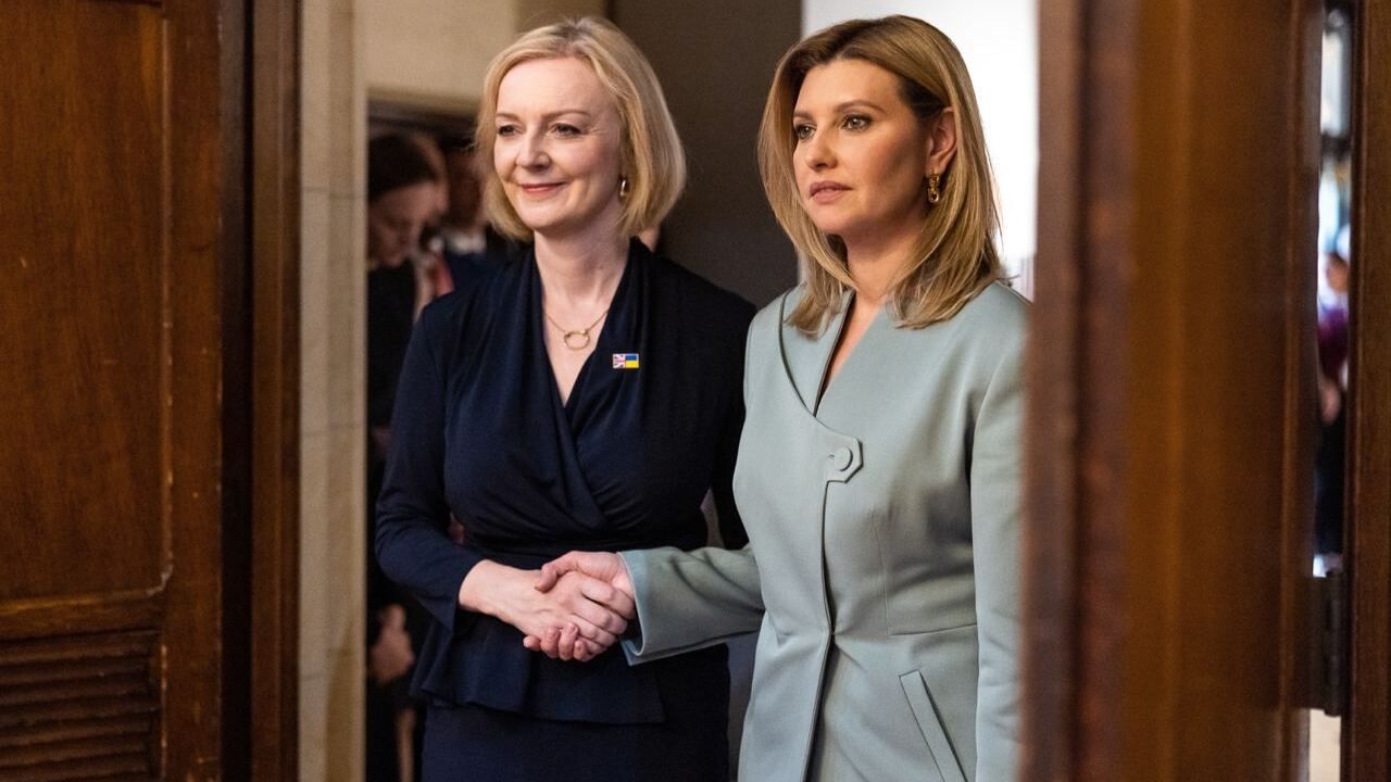 Елена Зеленская встретилась с Лиз Трасс и женой Макрона - фото и видео Елена Зеленская встретилась с Лиз Трасс и женой Макрона - фото и видео