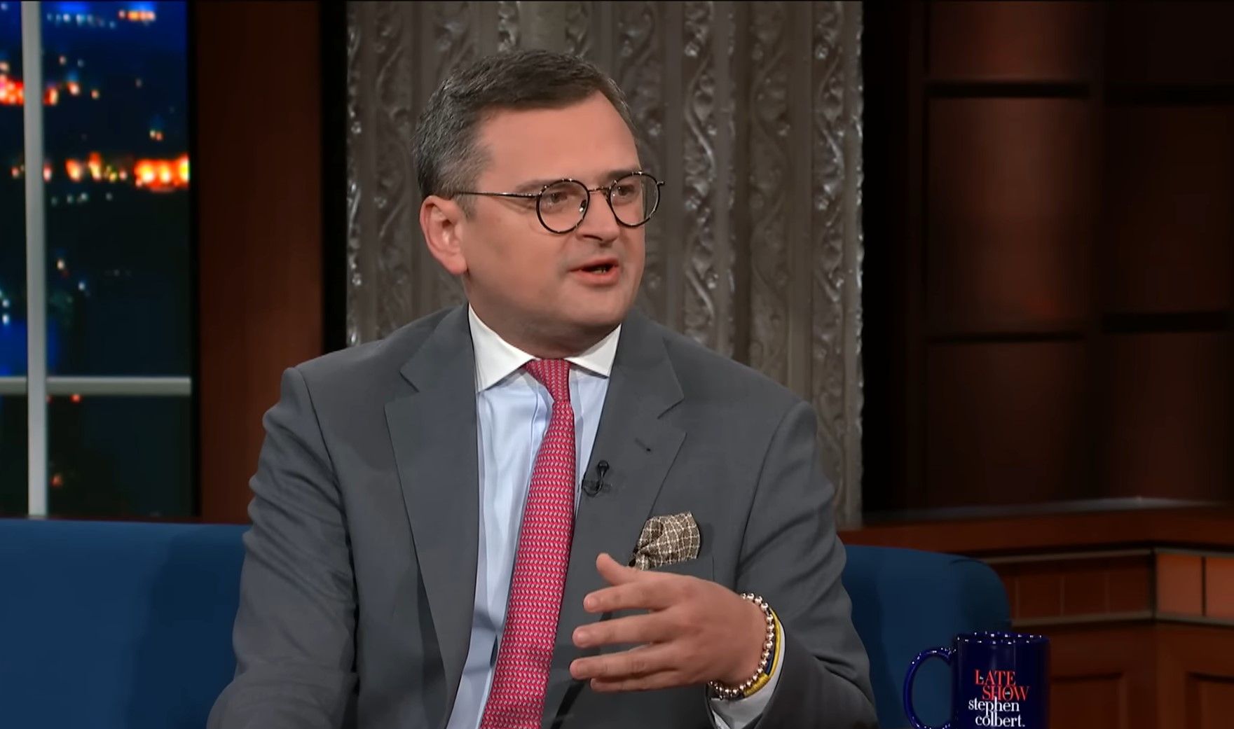 Дмитро Кулеба зірвав овації на популярному шоу - відео онлайн Дмитро Кулеба зірвав овації на популярному шоу - відео онлайн