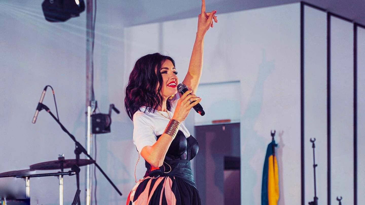 Як Оля Цибульська реагувала на те, що артисти співають українською Як Оля Цибульська реагувала на те, що артисти співають українською