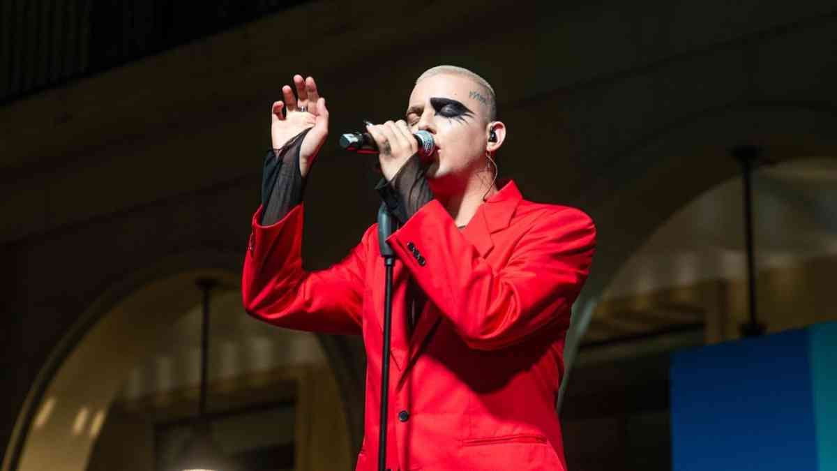 MELOVIN кардинально змінив імідж – фото з рожевим волоссям і чорним манікюром MELOVIN кардинально змінив імідж – фото з рожевим волоссям і чорним манікюром