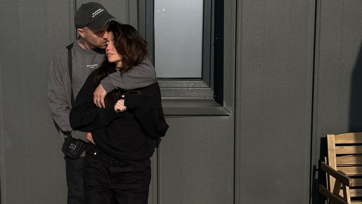 Откровенное фото Нади Дорофеевой, которое опубликовал Михаил Кацурин Откровенное фото Нади Дорофеевой, которое опубликовал Михаил Кацурин