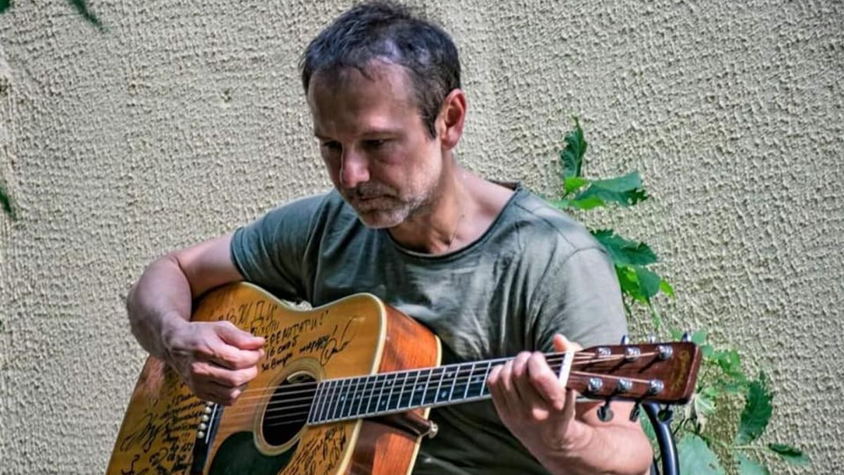 Святослав Вакарчук зустрівся з військовими на Херсонщині – відео Святослав Вакарчук зустрівся з військовими на Херсонщині – відео