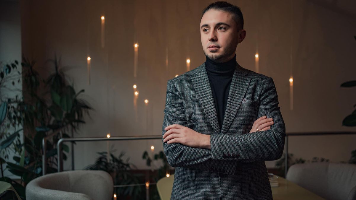 Тарас Тополя показав, як росіяни копіюють нацистів – фото з катівні Тарас Тополя показав, як росіяни копіюють нацистів – фото з катівні