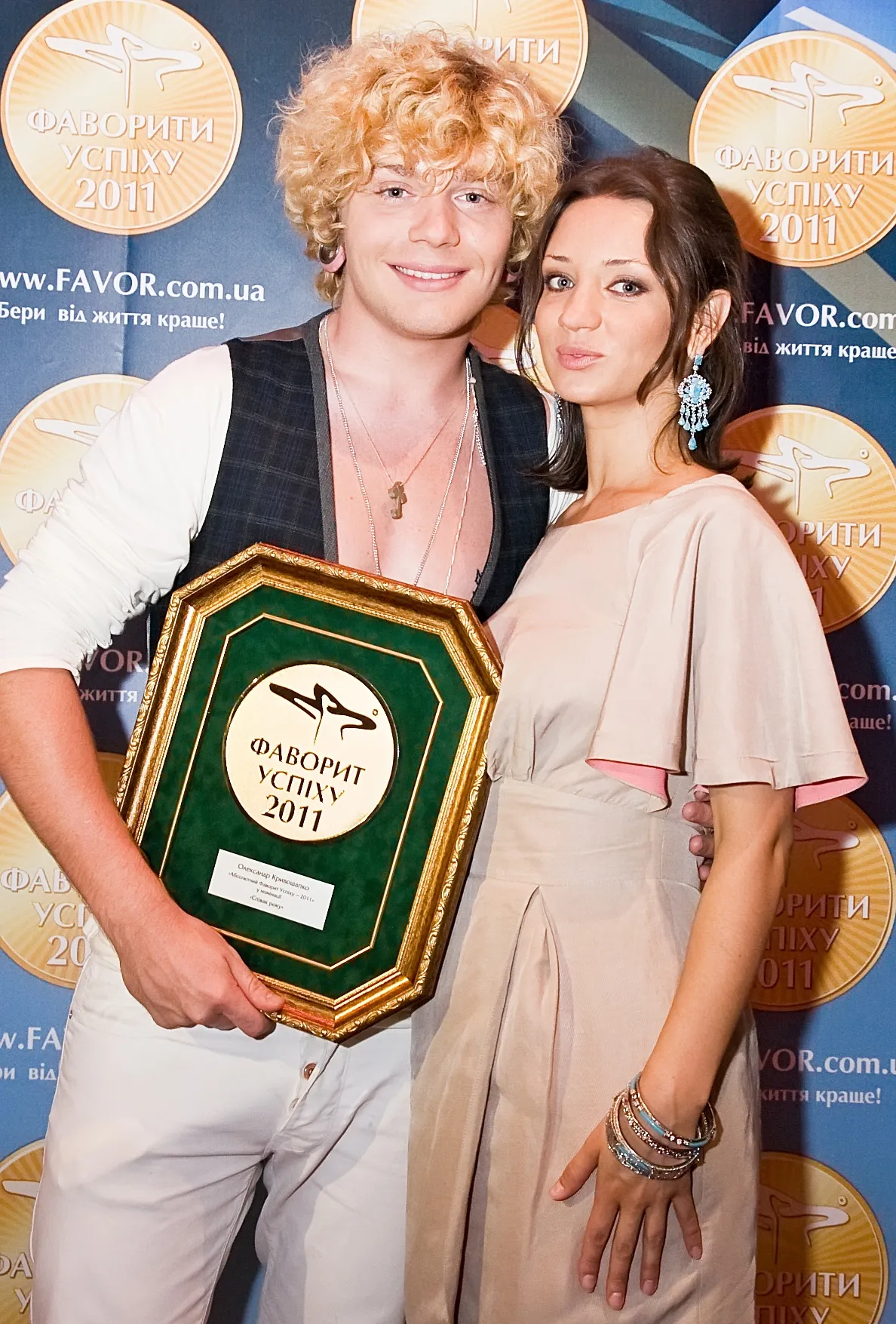 Порно, сен қайыңдарды сылдырлайсың КСРО-дағы үй порносын көріңіз