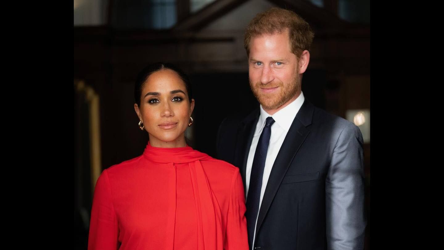 Новий портрет принца Гаррі й Меган Маркл - що не так з фото Новий портрет принца Гаррі й Меган Маркл - що не так з фото