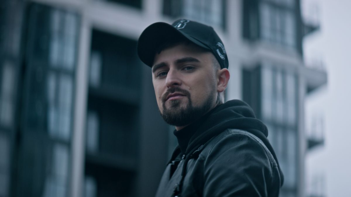 JULIK – Просто обійняти – слушать песню онлайн JULIK – Просто обійняти – слушать песню онлайн