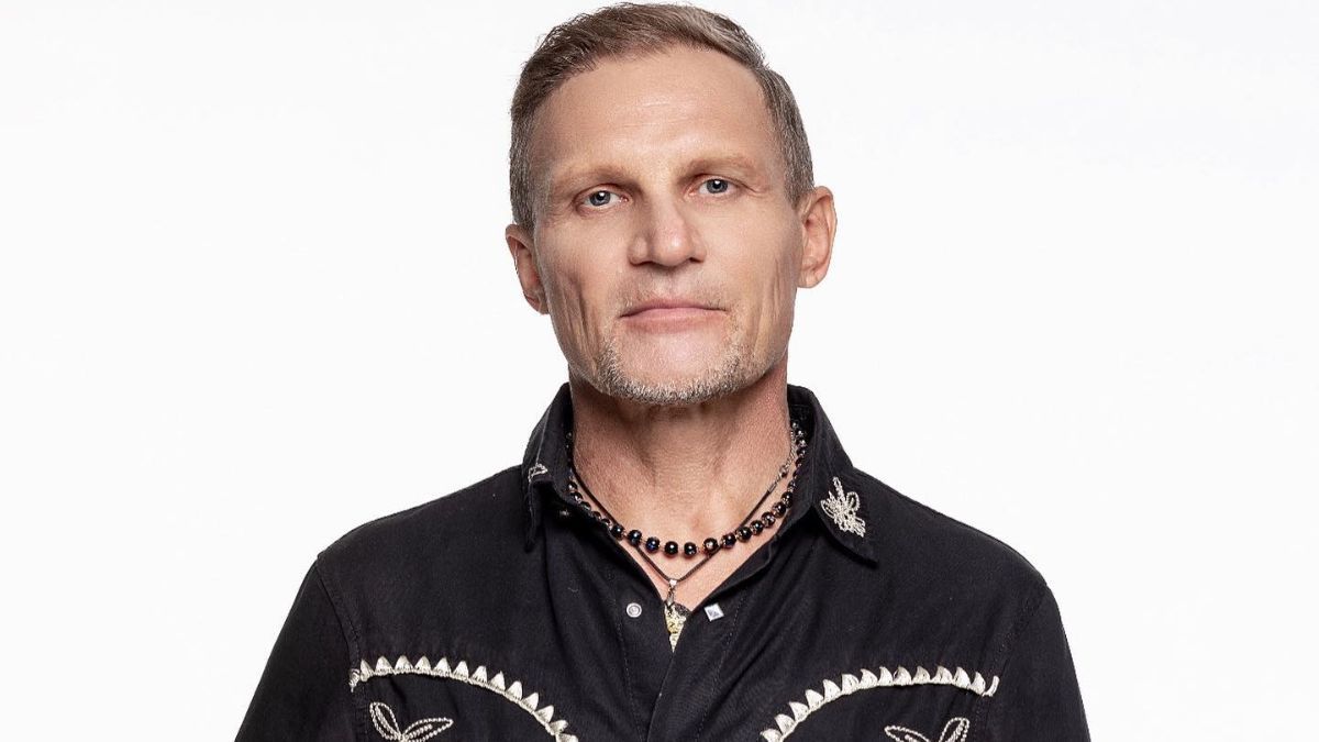 Олег Скрипка повідомив про загибель музикантки у Слов'янську – відео Олег Скрипка повідомив про загибель музикантки у Слов'янську – відео