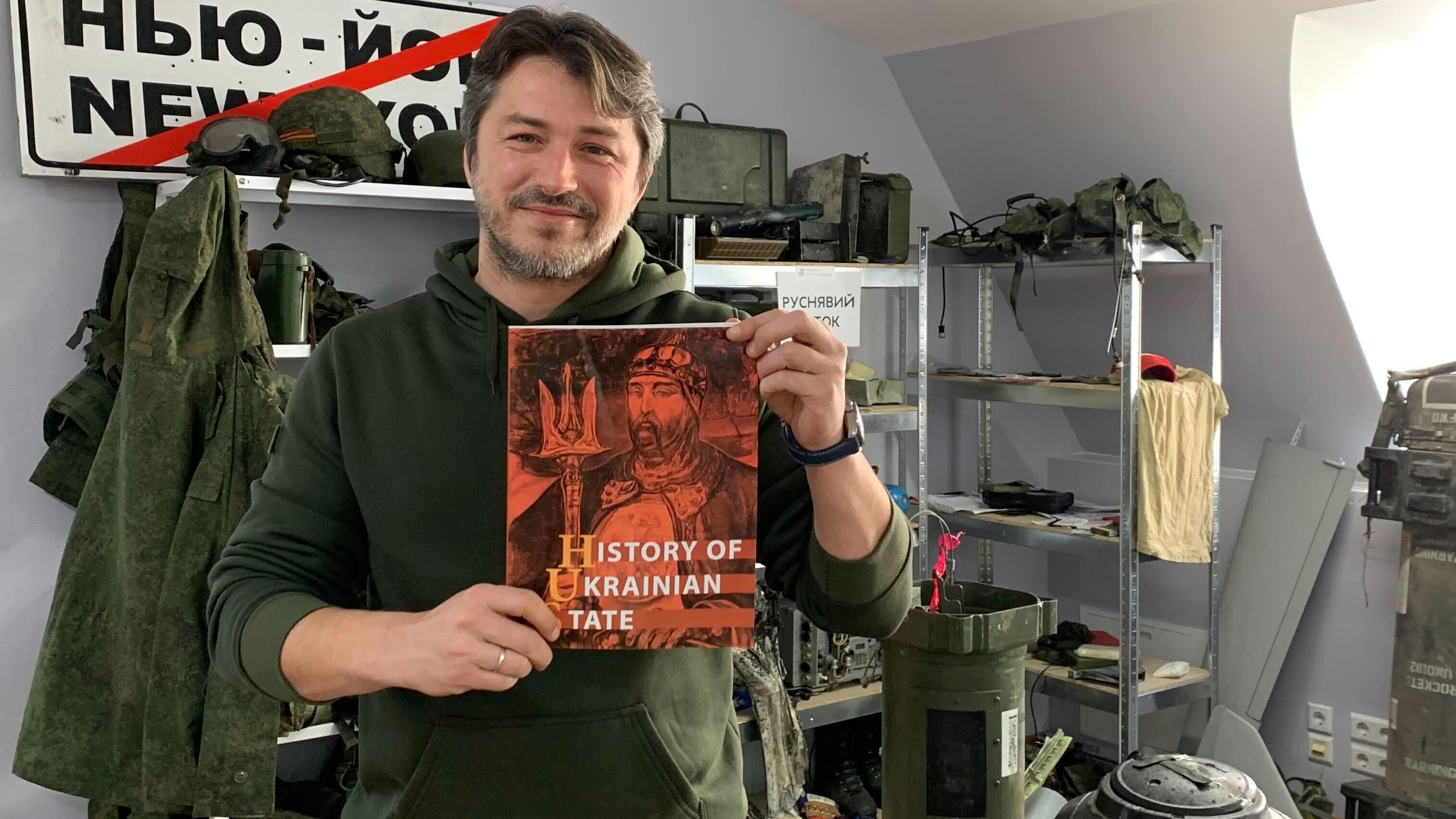 Скандал с Илоном Маском – Притула прислал ему книгу по истории Скандал с Илоном Маском – Притула прислал ему книгу по истории