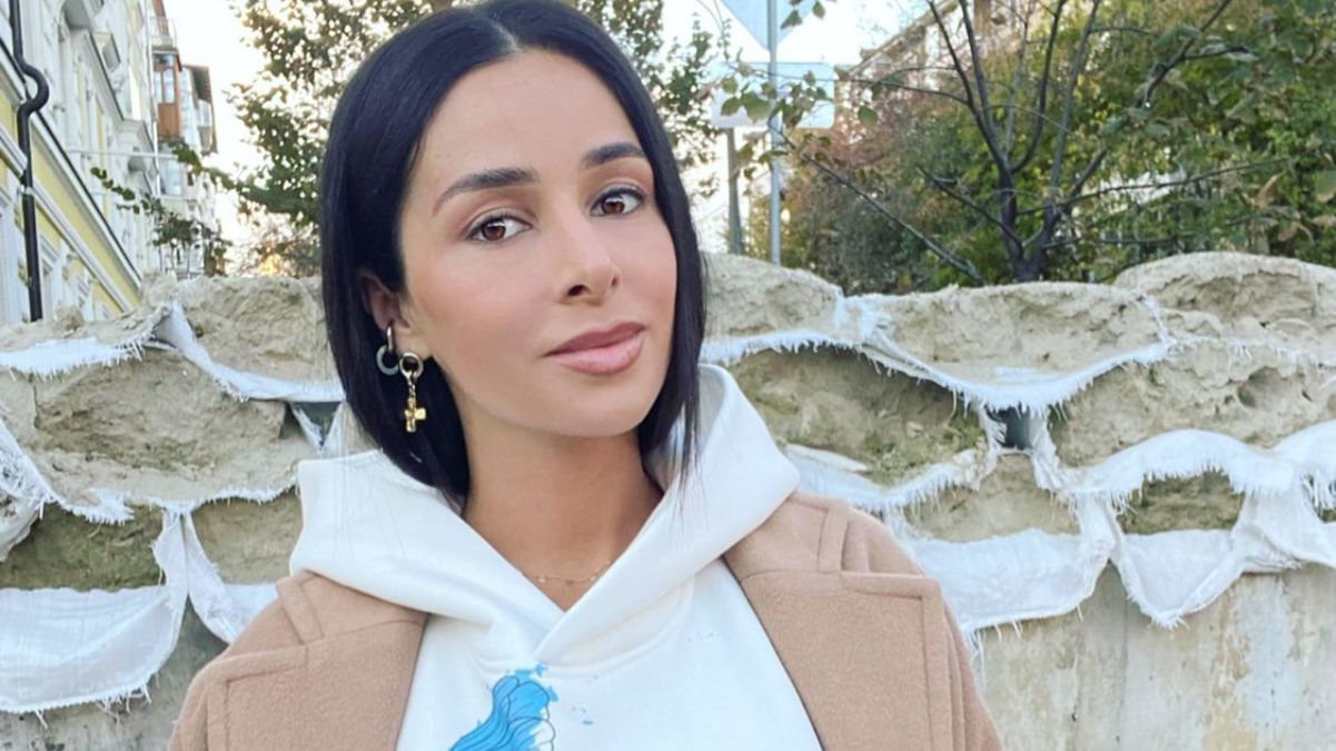 Злата Огневич показала отца, который лечит раненых – фото Злата Огневич показала отца, который лечит раненых – фото