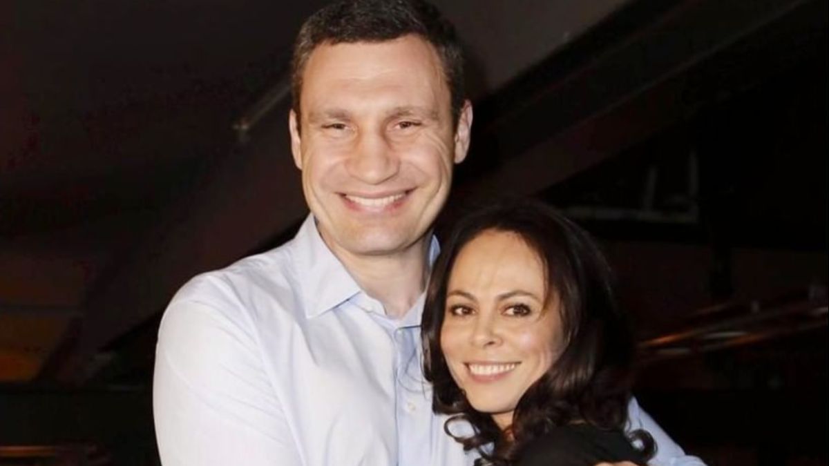 Бывшая жена Виталия Кличко отказалась от его фамилии Бывшая жена Виталия Кличко отказалась от его фамилии