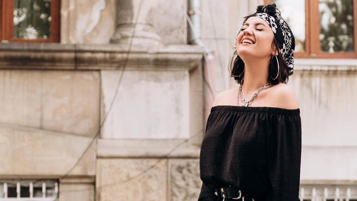 Отключение света - Оля Цыбульская посмеялась над оккупантами - видео Отключение света - Оля Цыбульская посмеялась над оккупантами - видео