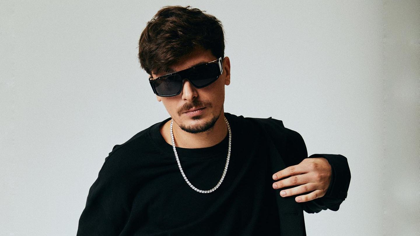 У Позитива появилась новая девушка после развода У Позитива появилась новая девушка после развода