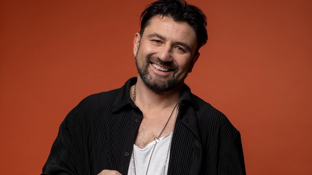 Дід лідера гурту Kozak System сидів за одним столом з Бандерою Дід лідера гурту Kozak System сидів за одним столом з Бандерою