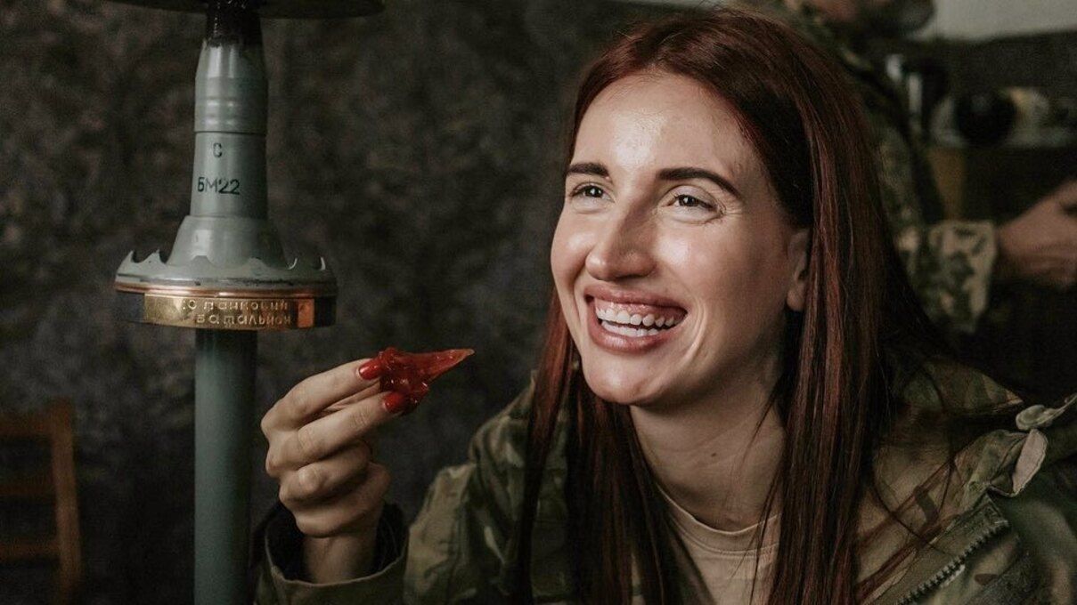 Снайперка Євгенія Емеральд Жанна д'Арк вагітна - деталі Снайперка Євгенія Емеральд Жанна д'Арк вагітна - деталі