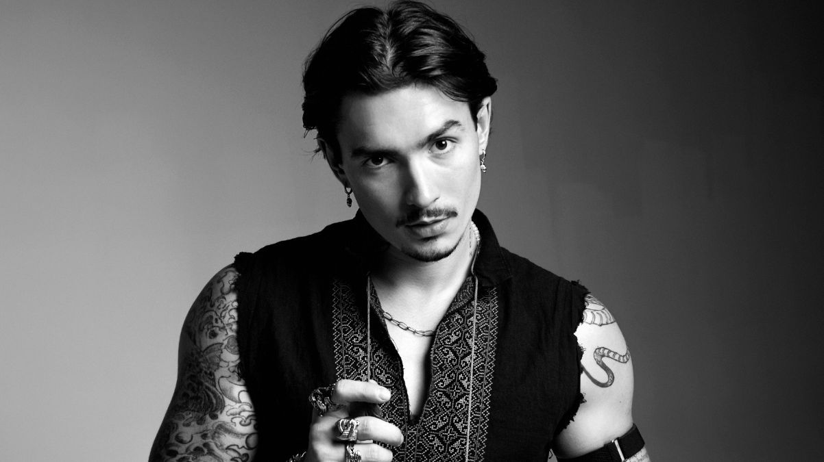 Ostrovskyi – інтерв'ю з блогером і співаком про війну та музику Ostrovskyi – інтерв'ю з блогером і співаком про війну та музику