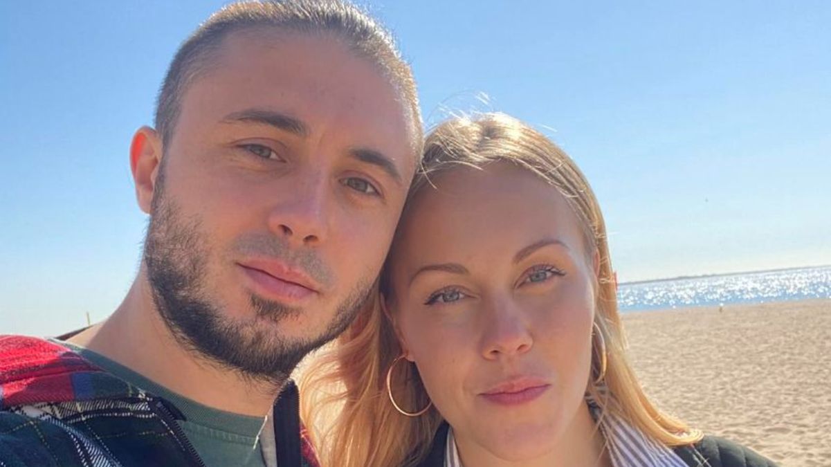 Тарас Тополя сфотографувався з Alyosha на березі океану – фото Тарас Тополя сфотографувався з Alyosha на березі океану – фото