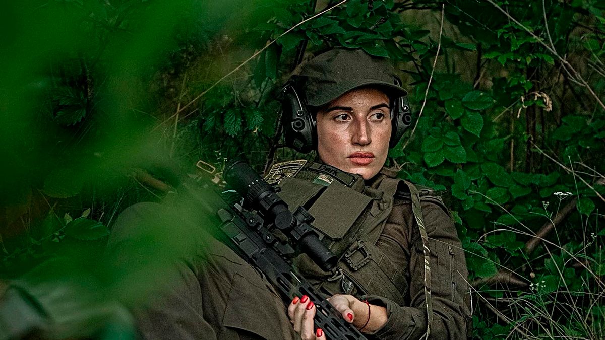 Снайперка Євгенія Емеральд вагітна – коли вона піде в декрет