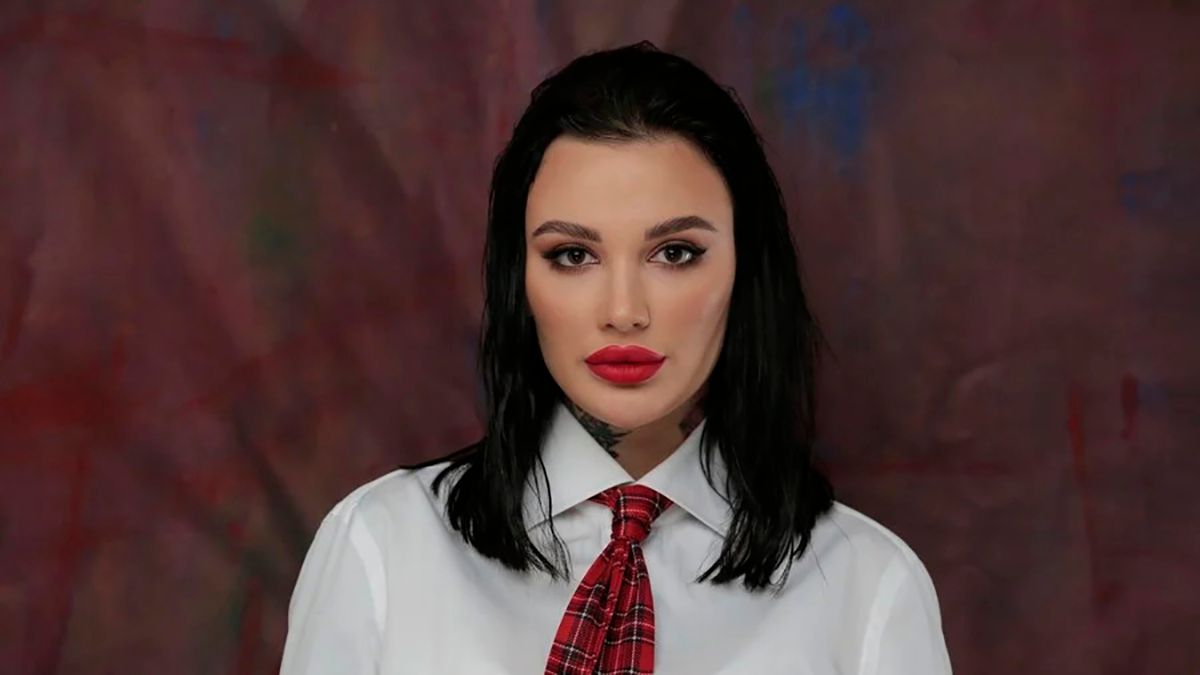 Адель Асанті з Холостяка вдарили у Львові через російську мову – відео Адель Асанті з Холостяка вдарили у Львові через російську мову – відео