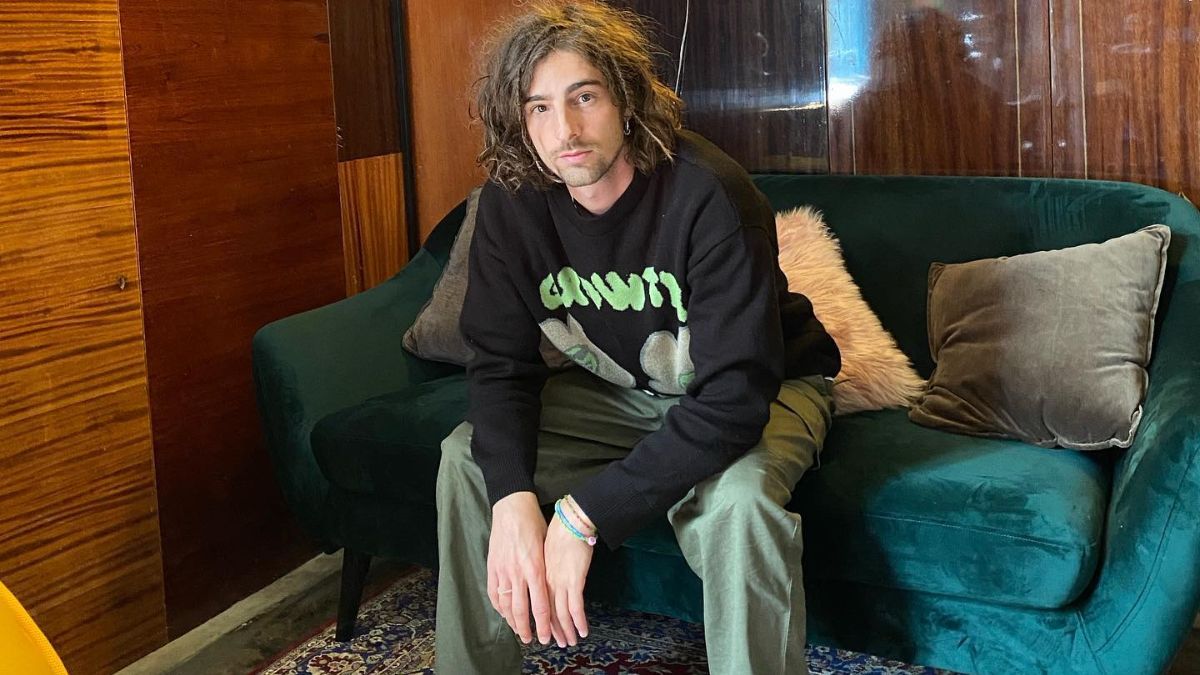 Голос країни 12 сезон – Дантес подарував квіти учасниці з команди Дорофєєвої Голос країни 12 сезон – Дантес подарував квіти учасниці з команди Дорофєєвої