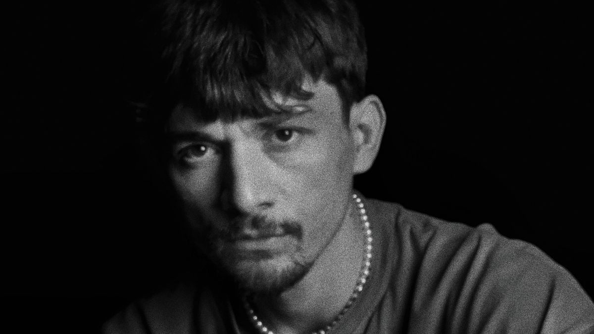 Відомий репер звинуватив українців у фінансуванні ракет – до кого звернувся Рома Майк Showbiz Відомий репер звинуватив українців у фінансуванні ракет – до кого звернувся Рома Майк Showbiz