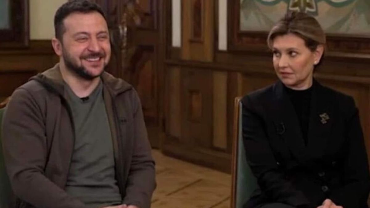 Зеленские дали интервью CNN - забавный момент, как Елена бросила взгляд на мужа, видео
