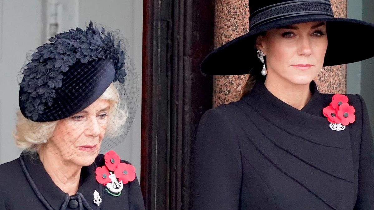 Кейт Миддлтон и Чарльз ІІІ отмечают День памяти – фото, видео Кейт Миддлтон и Чарльз ІІІ отмечают День памяти – фото, видео