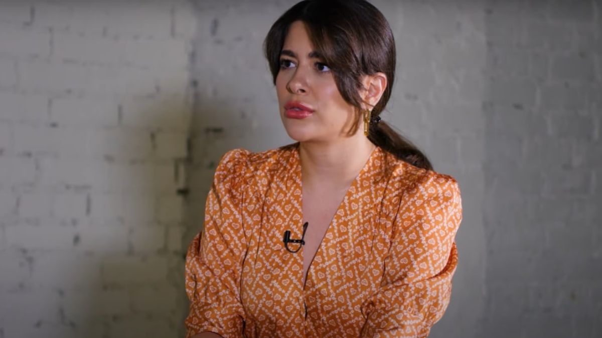 Раміна Есхакзай не вважає себе розумною людиною – відеозізнання Раміна Есхакзай не вважає себе розумною людиною – відеозізнання