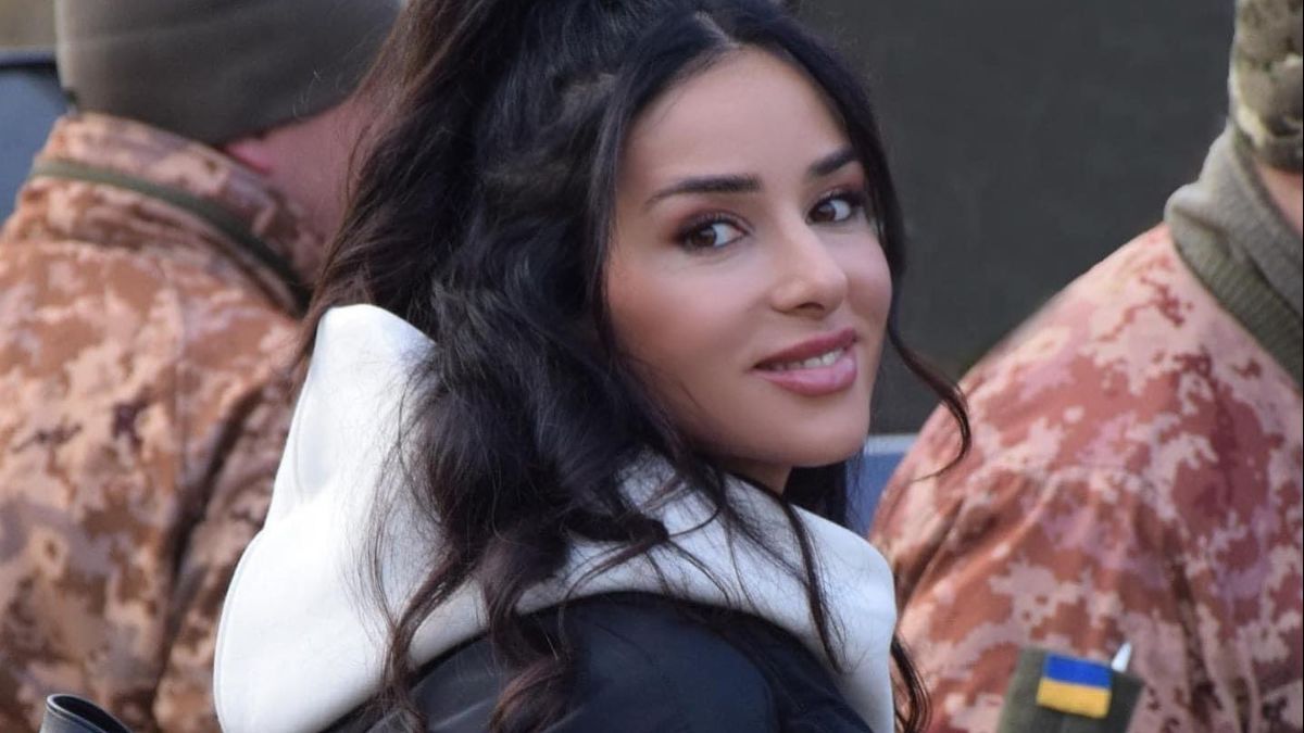 Злата Огневич слышала взрыв кассетной бомбы в Донецкой области – инцидент во время концерта Злата Огневич слышала взрыв кассетной бомбы в Донецкой области – инцидент во время концерта