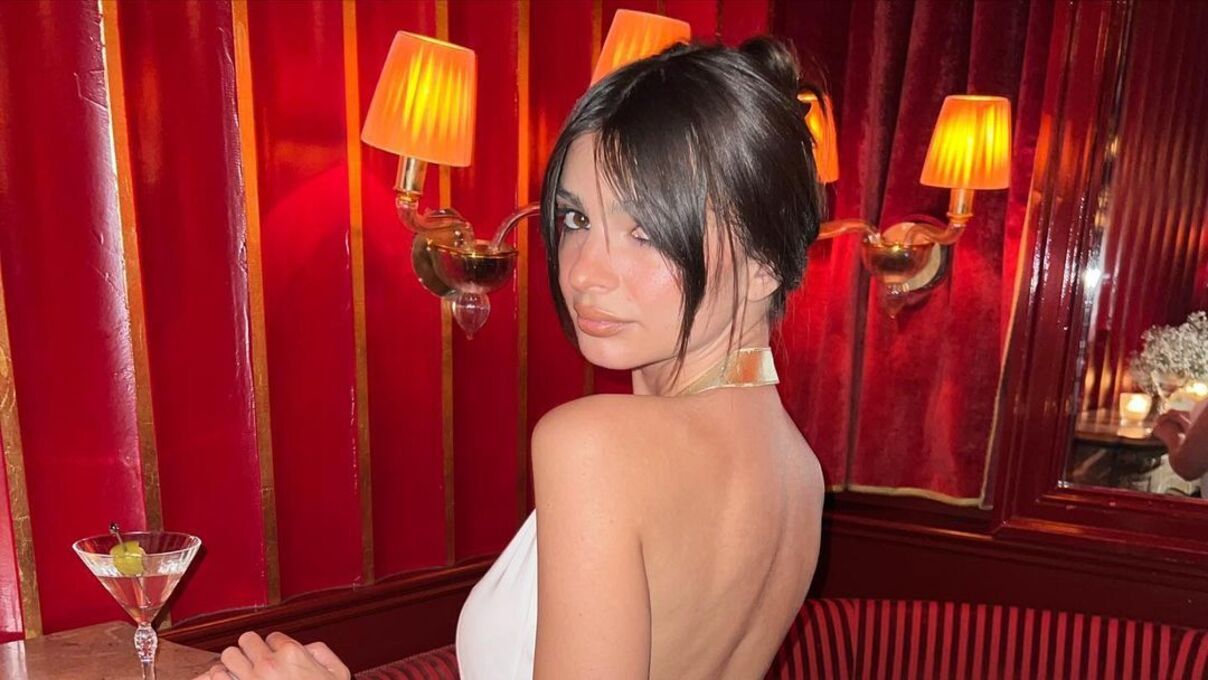 Емілі Ратажковські зустрічається з коміком - це колишній Кардашян Емілі Ратажковські зустрічається з коміком - це колишній Кардашян