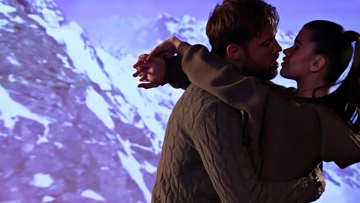 Холостяк 12 сезон – Алекса Топольского раскритиковали за дикие поцелуи Холостяк 12 сезон – Алекса Топольского раскритиковали за дикие поцелуи