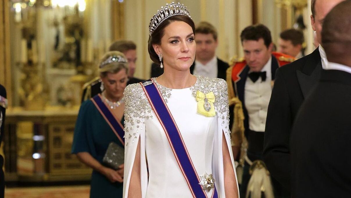 Принцесса Кейт Миддлтон на государственном приеме в Букингеме. Принцесса Кейт Миддлтон на государственном приеме в Букингеме.