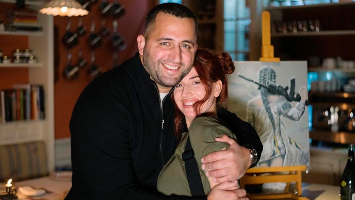 Евгения Эмеральд показала мужа-военного – как он выглядит – редкое фото Евгения Эмеральд показала мужа-военного – как он выглядит – редкое фото