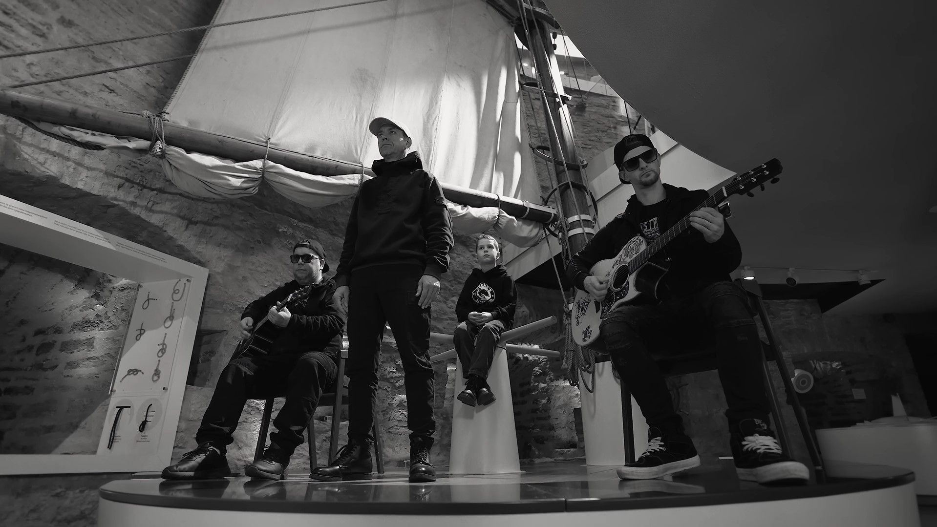 Ляпис Трубецкой перепел хит Гарри в переводе Жадана - видео Ляпис Трубецкой перепел хит Гарри в переводе Жадана - видео