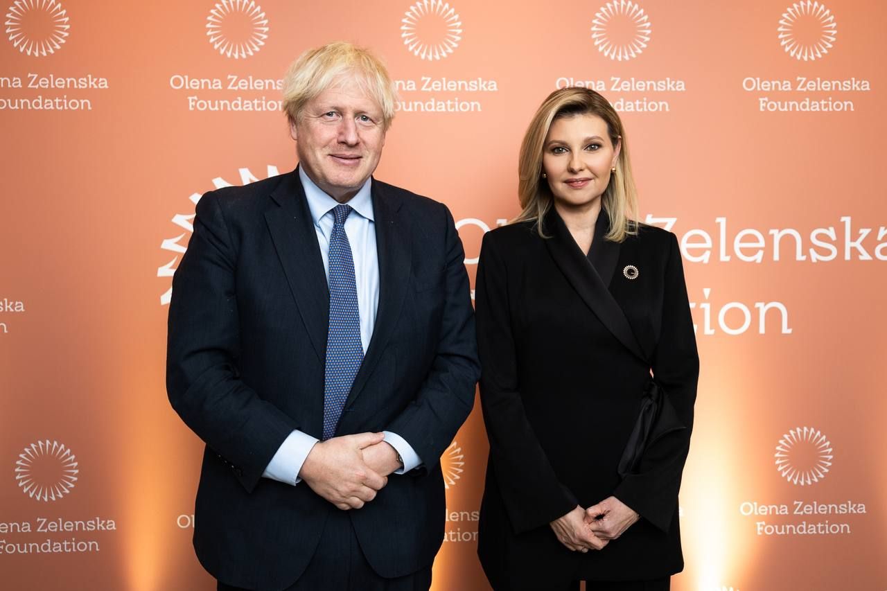 Олена Зеленська зустрілась з Борисом Джонсоном - фото з Лондона Олена Зеленська зустрілась з Борисом Джонсоном - фото з Лондона