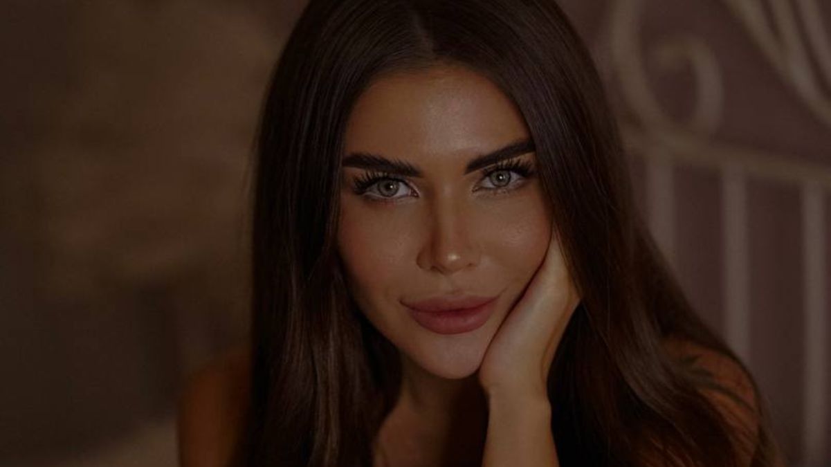 Дом Софии Стужук в Латвии забросали коктейлями Молотова – видео Дом Софии Стужук в Латвии забросали коктейлями Молотова – видео