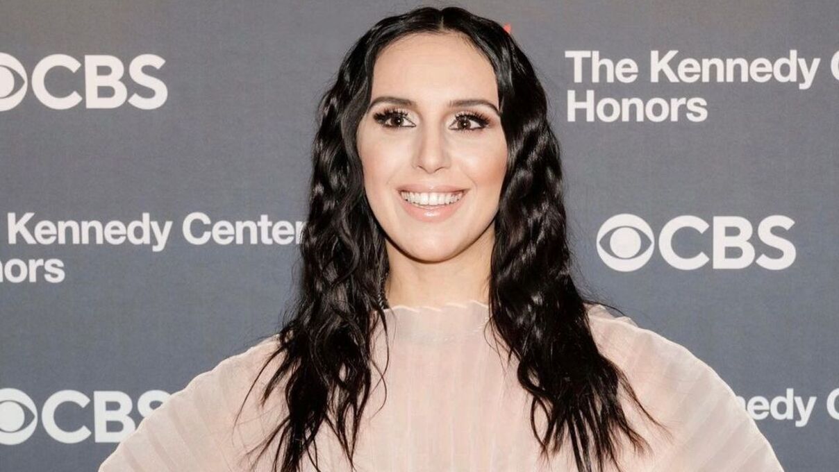 Джамала вышла на красную дорожку премии в США с браслетом из Азовстали Джамала вышла на красную дорожку премии в США с браслетом из Азовстали