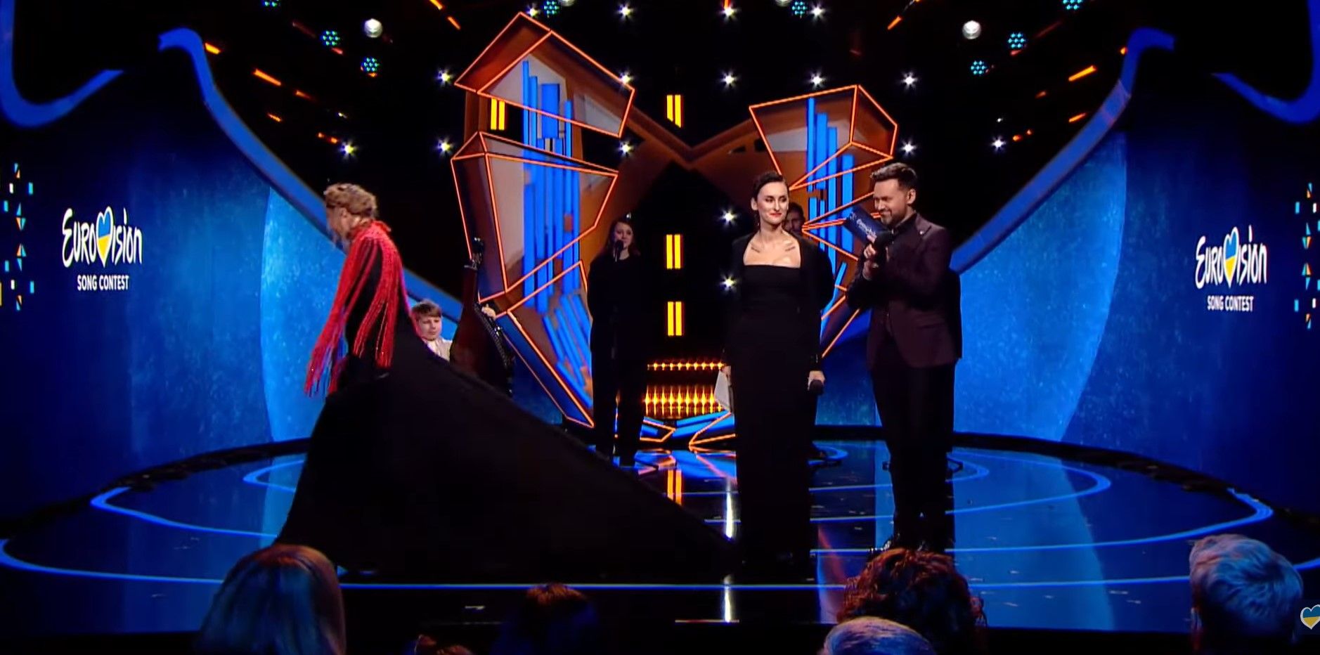 Нацвідбір - Катерина Павленко наступила на сукню KRUTЬ - фото мемів Нацвідбір - Катерина Павленко наступила на сукню KRUTЬ - фото мемів