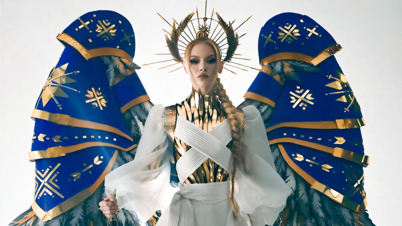 Мисс Украина Вселенная 2022 года представила национальный костюм