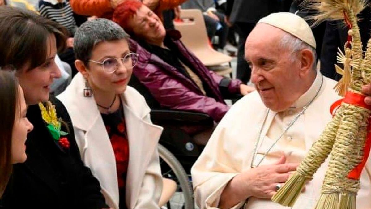 Оксана Муха зустрілася з Папою Римським – що вона подарувала – фото, відео