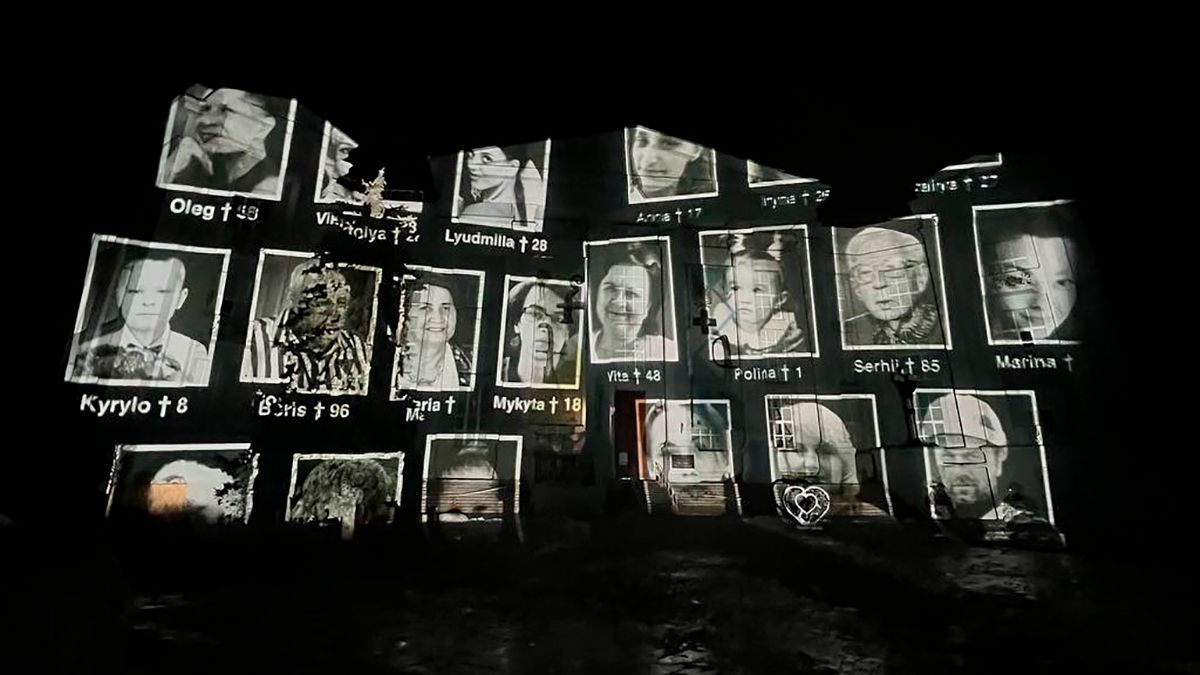 Обстріл ринку в Херсоні – у Києві скасували світлове шоу до Різдва Обстріл ринку в Херсоні – у Києві скасували світлове шоу до Різдва