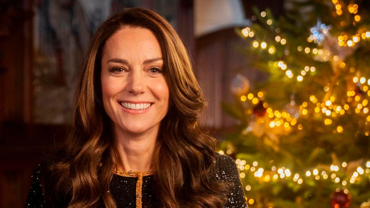 Кейт Міддлтон на Різдво – елегантний образ у пальті та капелюсі – фото Кейт Міддлтон на Різдво – елегантний образ у пальті та капелюсі – фото