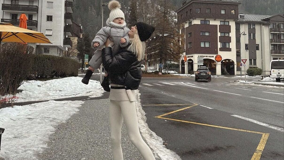 Даша Хлыстун отдыхает с Холостяком и дочерью во Франции - фото Даша Хлыстун отдыхает с Холостяком и дочерью во Франции - фото