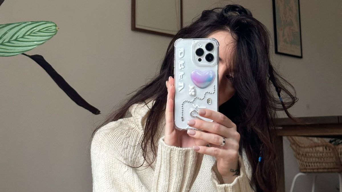 Надя Дорофєєва вдома одягла бежеву сукню – фото Надя Дорофєєва вдома одягла бежеву сукню – фото