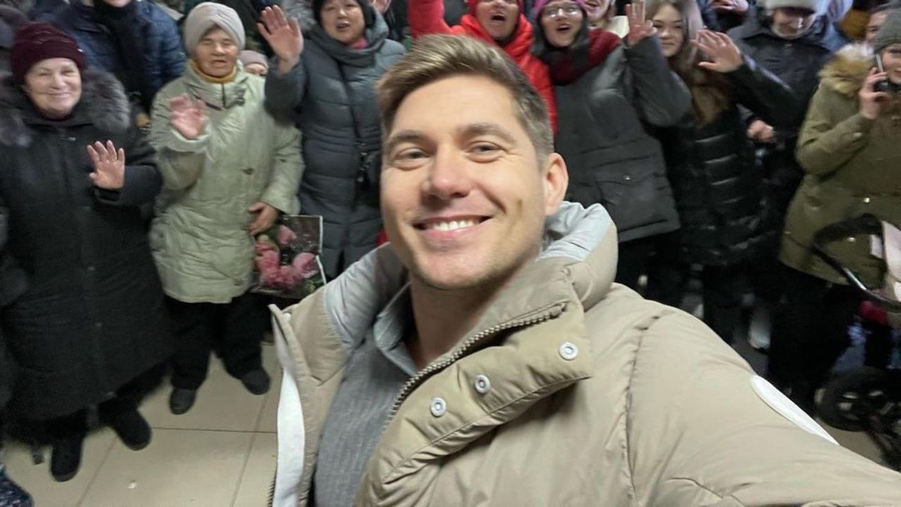 Остапчук з 22-річною коханою приїхав у Херсон - фото Остапчук з 22-річною коханою приїхав у Херсон - фото